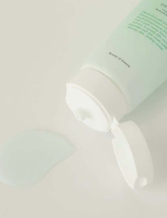 Green Plum Refreshing Cleanser